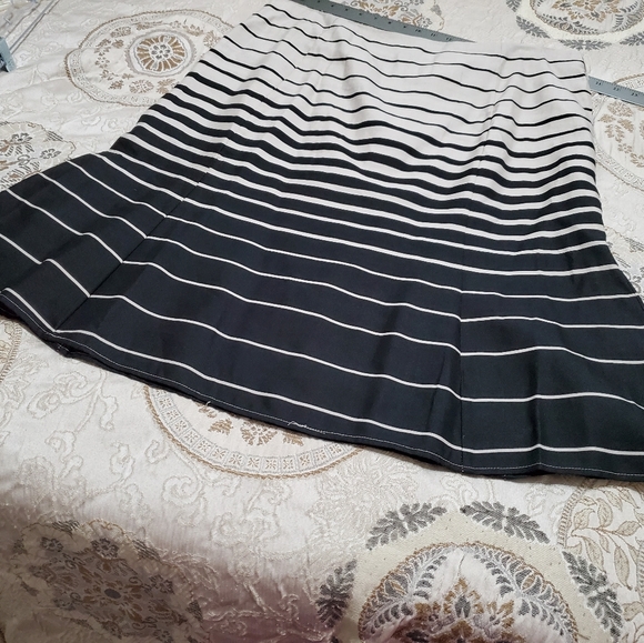Sherry Taylor Sz 1X skirt - Picture 3 of 10